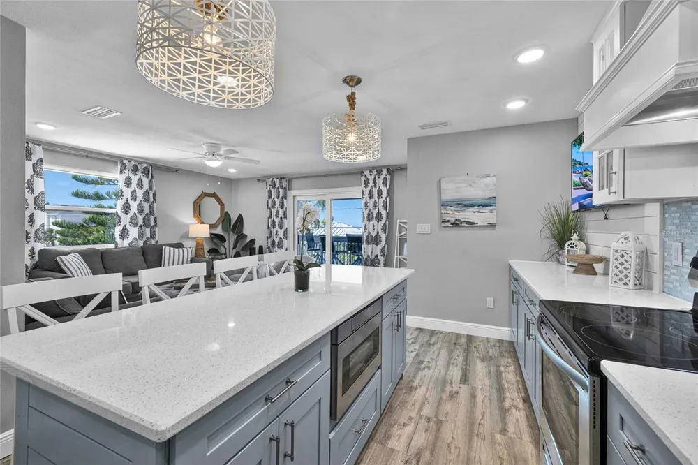 812 GULF BLVD #3 Indian Rocks Beach, FL 33785