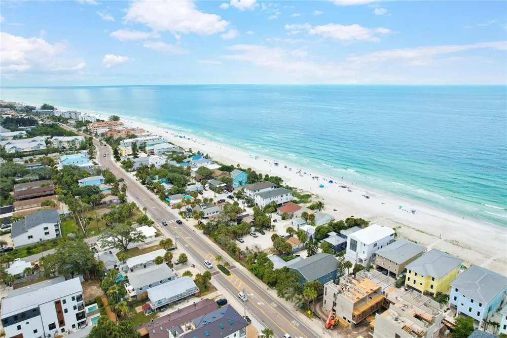 812 GULF BLVD #3 Indian Rocks Beach, FL 33785