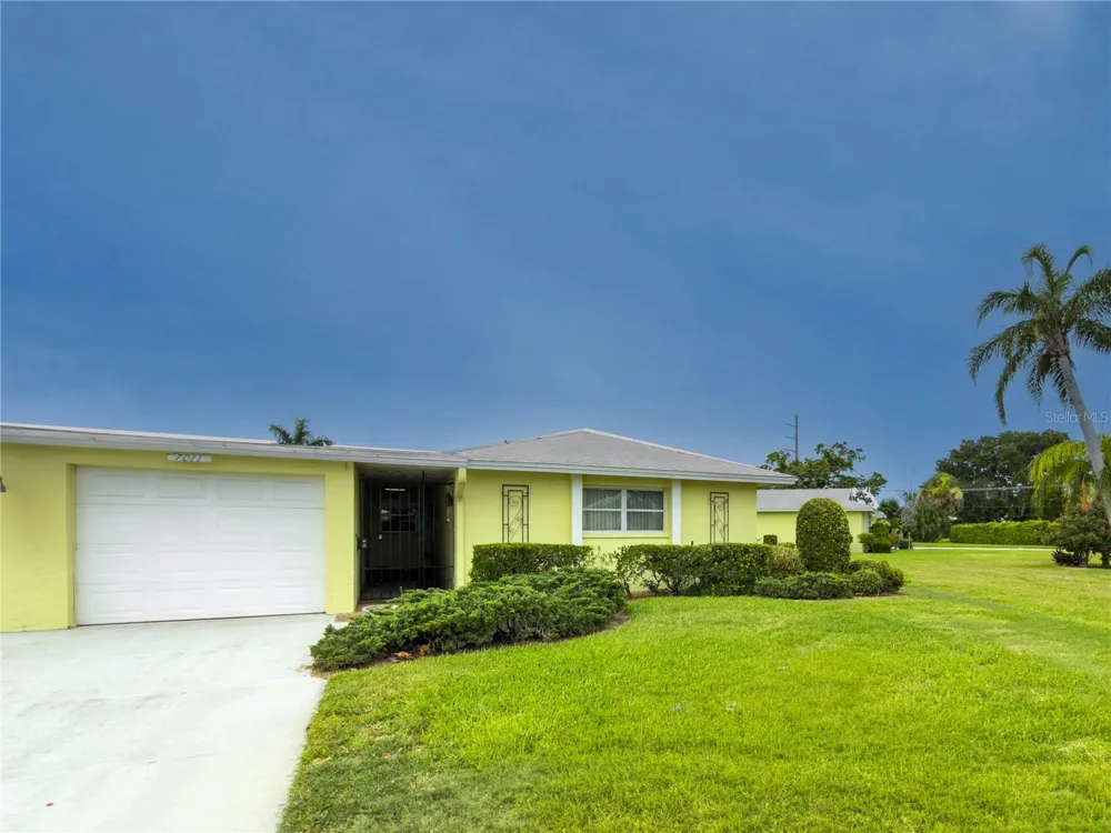 7011 10TH AVENUE W Bradenton, FL 34209