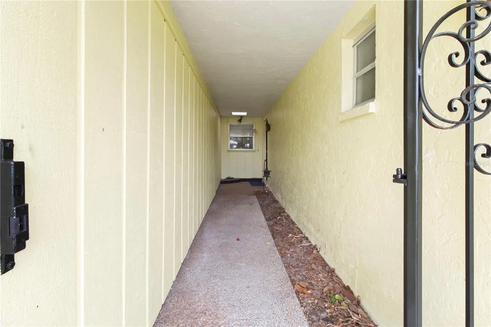 7011 10TH AVENUE W Bradenton, FL 34209