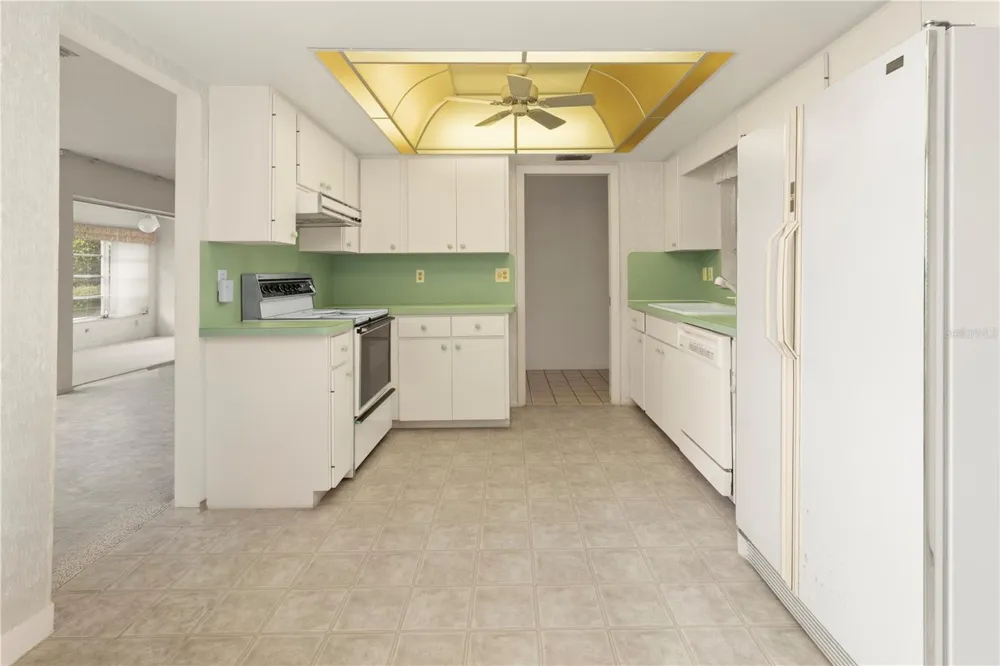 7011 10TH AVENUE W Bradenton, FL 34209