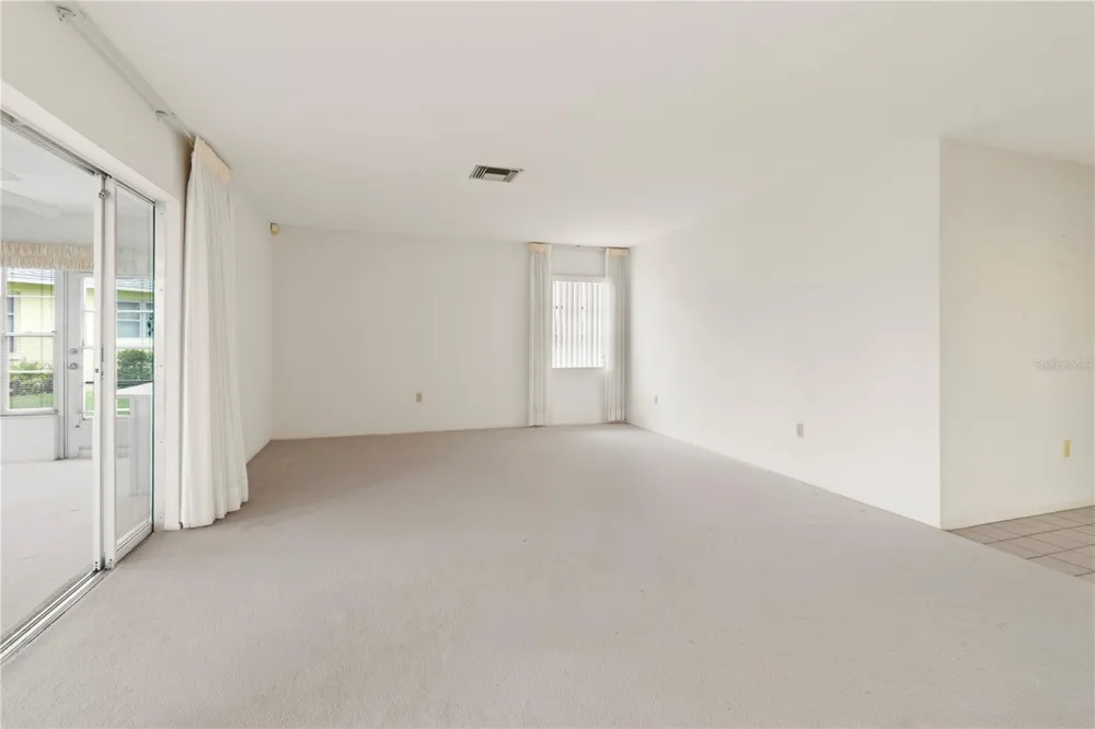 7011 10TH AVENUE W Bradenton, FL 34209
