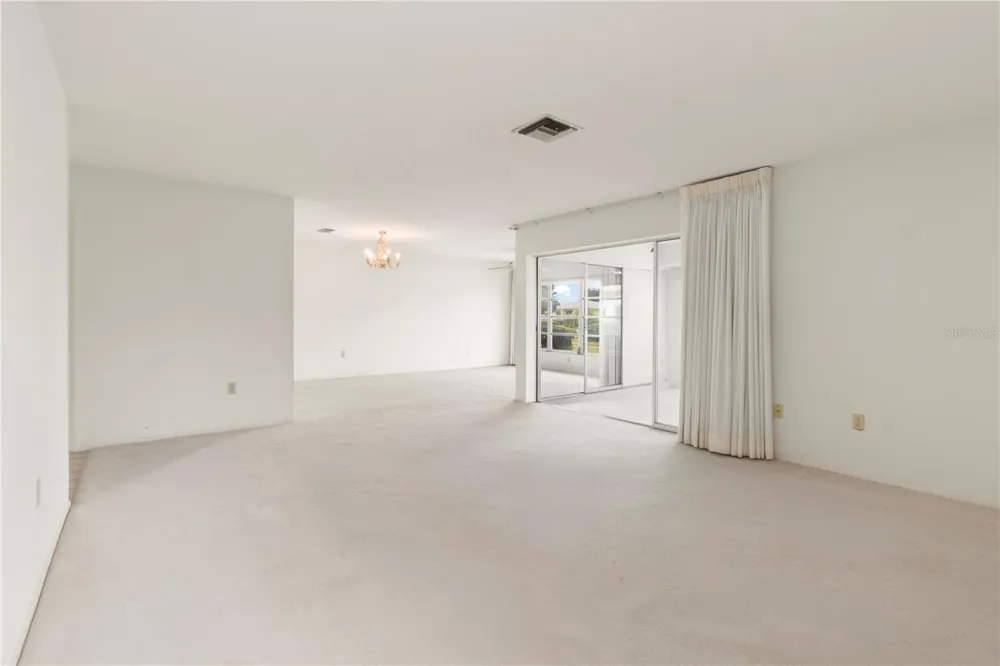 7011 10TH AVENUE W Bradenton, FL 34209
