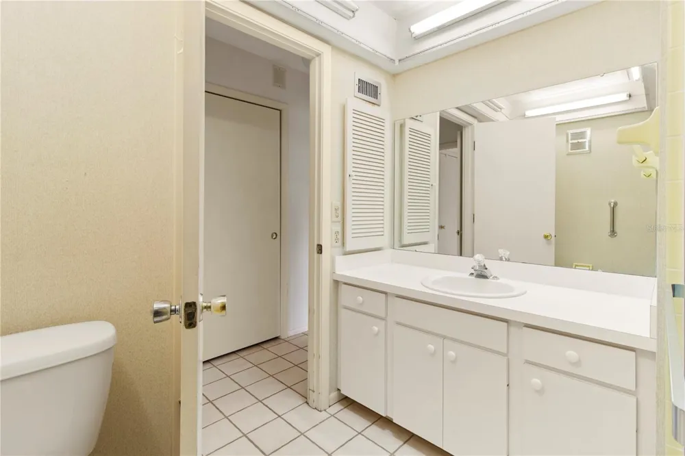 7011 10TH AVENUE W Bradenton, FL 34209