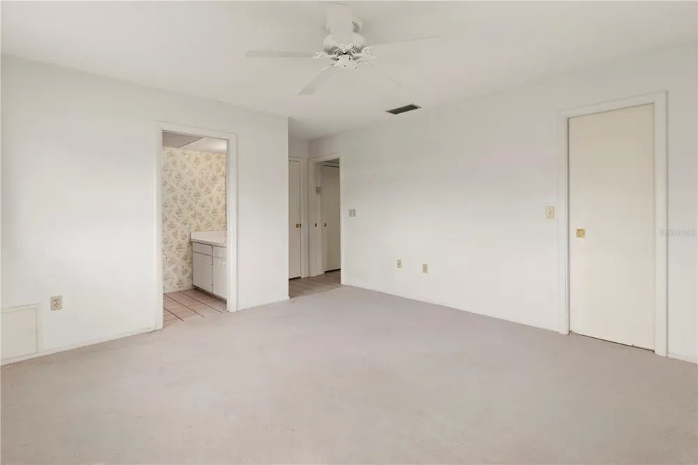 7011 10TH AVENUE W Bradenton, FL 34209