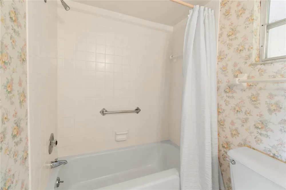 7011 10TH AVENUE W Bradenton, FL 34209