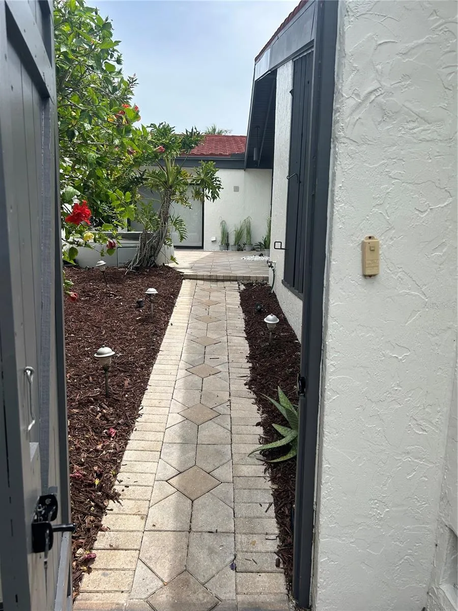 780 SARABAY ROAD #16 Osprey, FL 34229