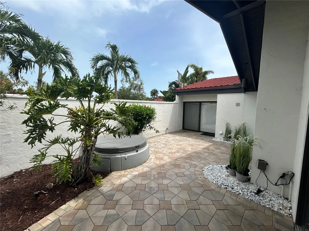 780 SARABAY ROAD #16 Osprey, FL 34229