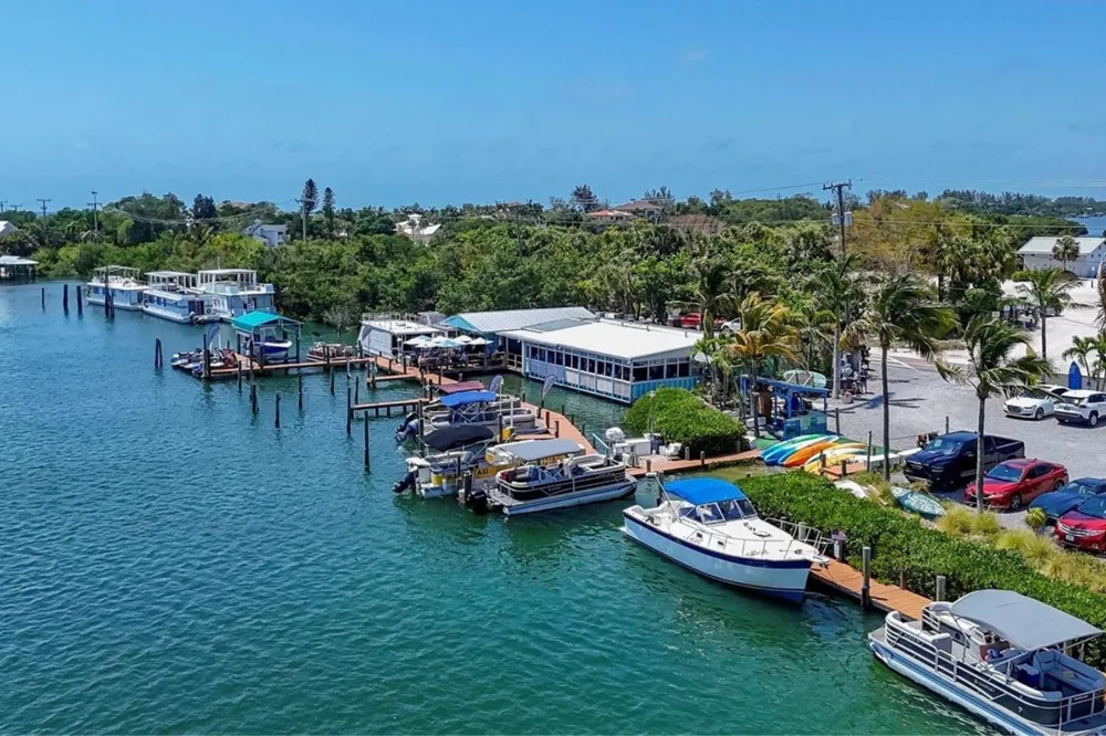 780 SARABAY ROAD #16 Osprey, FL 34229