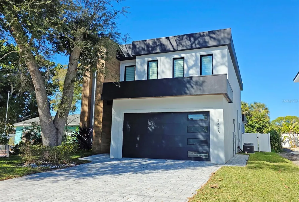 2475 BAY STREET Sarasota, FL 34237