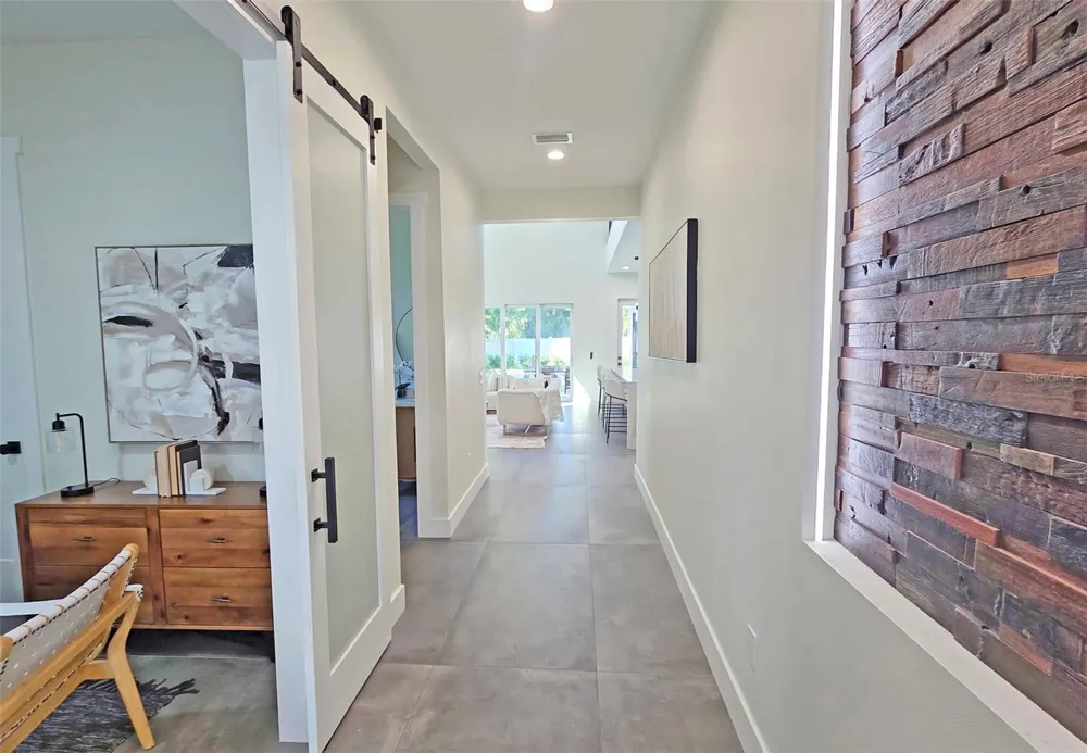 2475 BAY STREET Sarasota, FL 34237
