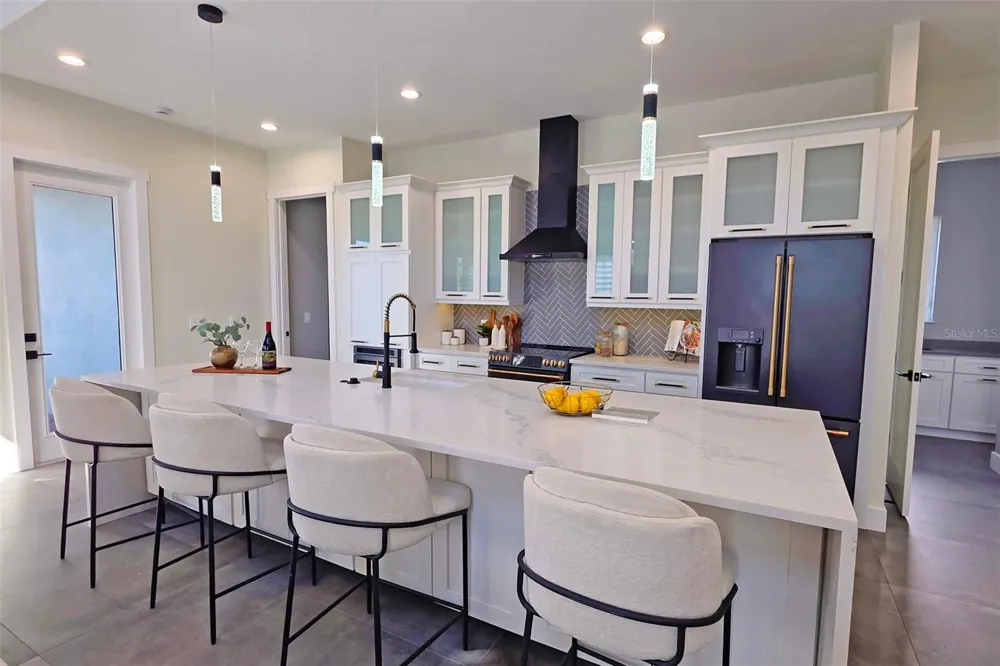 2475 BAY STREET Sarasota, FL 34237