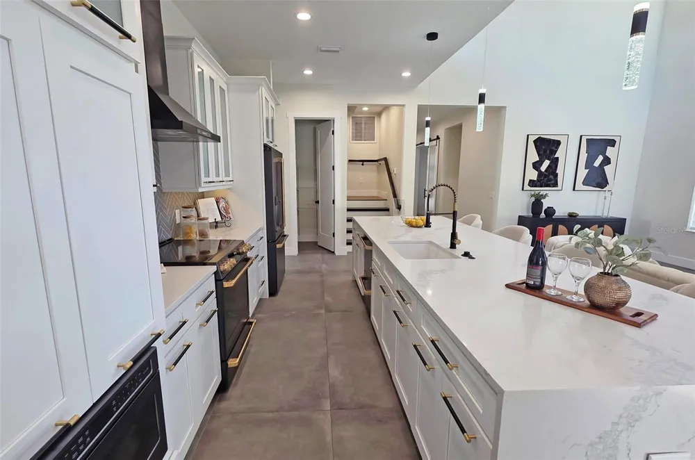 2475 BAY STREET Sarasota, FL 34237