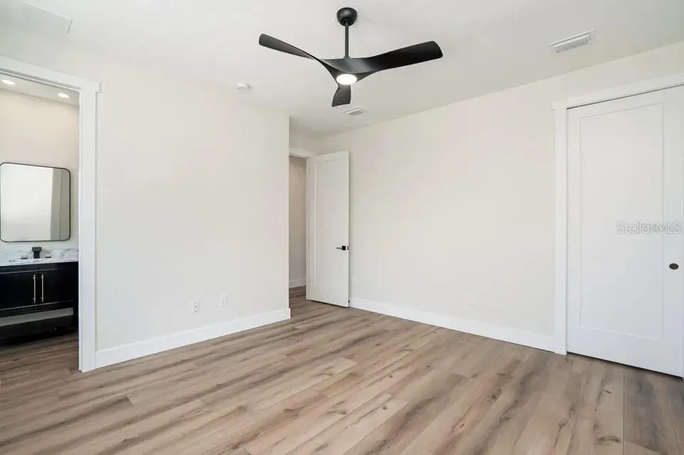 2475 BAY STREET Sarasota, FL 34237