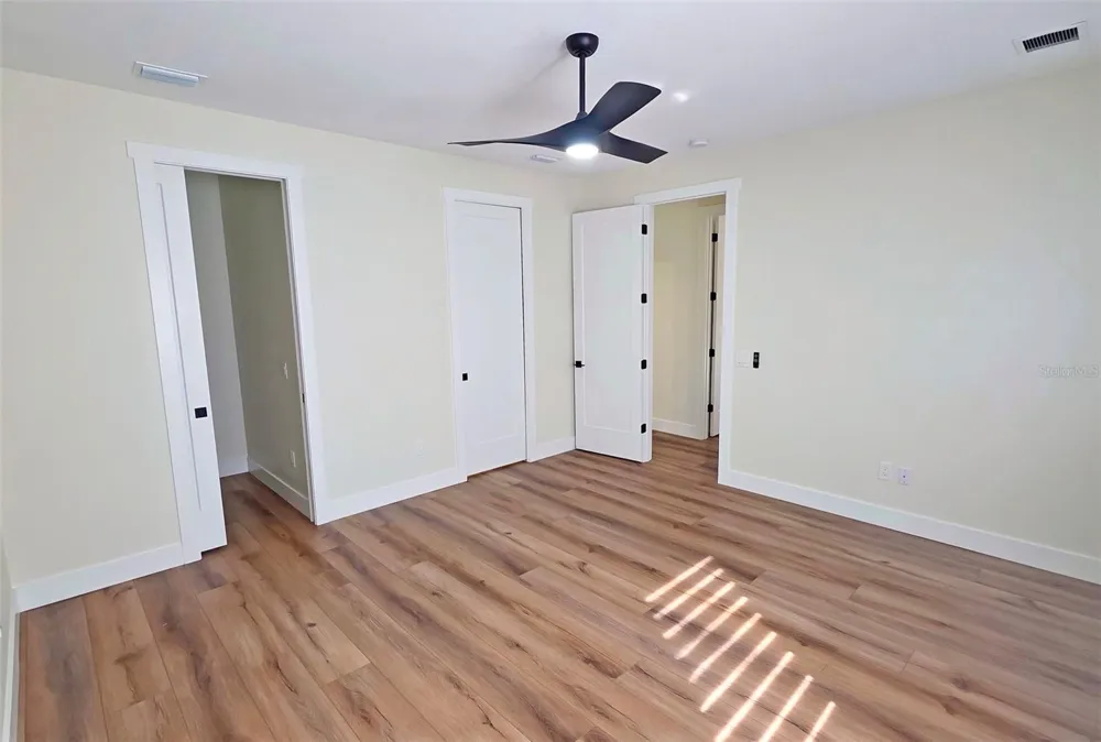 2475 BAY STREET Sarasota, FL 34237
