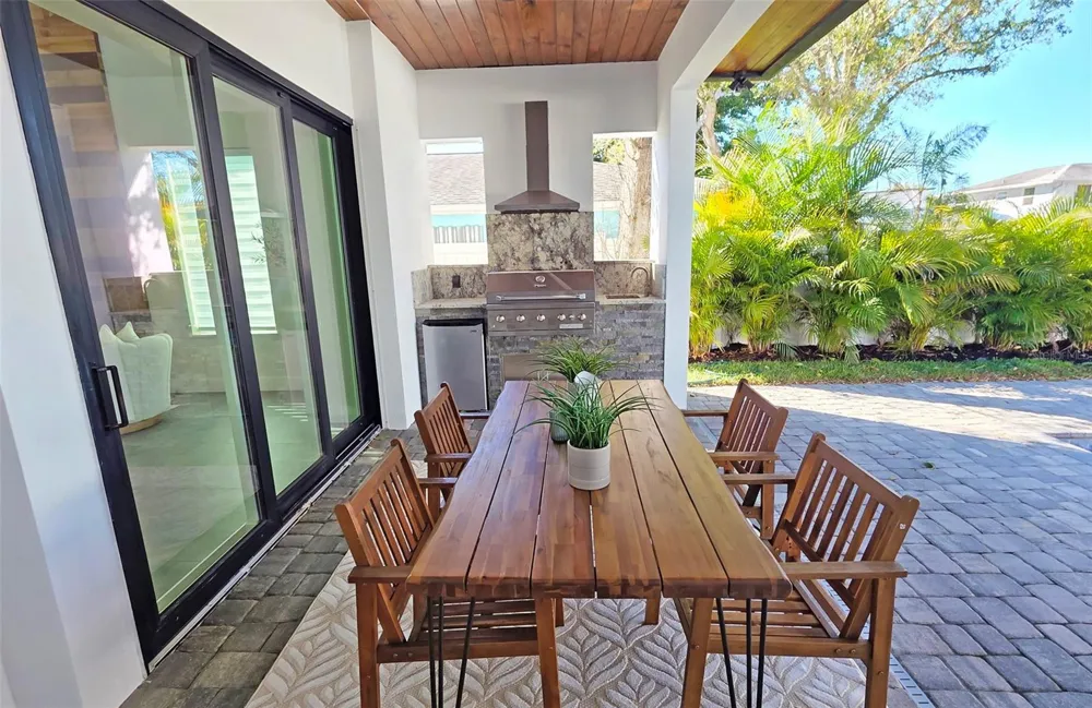 2475 BAY STREET Sarasota, FL 34237