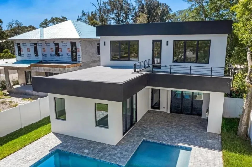 2475 BAY STREET Sarasota, FL 34237