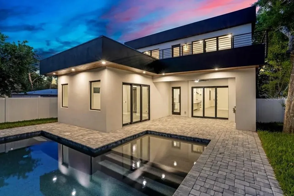 2475 BAY STREET Sarasota, FL 34237