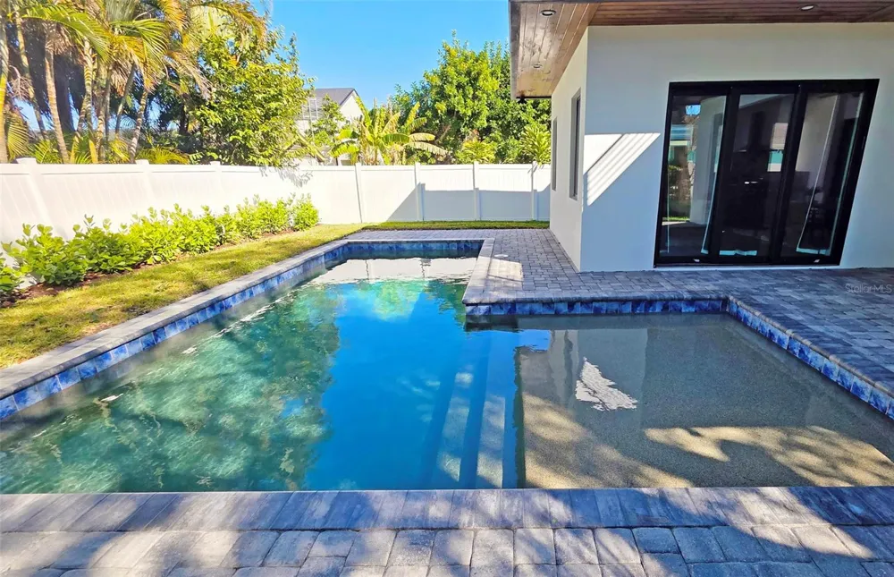 2475 BAY STREET Sarasota, FL 34237