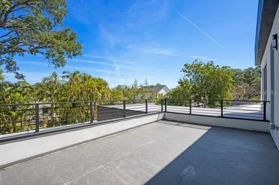 2475 BAY STREET Sarasota, FL 34237