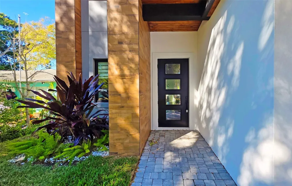 2475 BAY STREET Sarasota, FL 34237