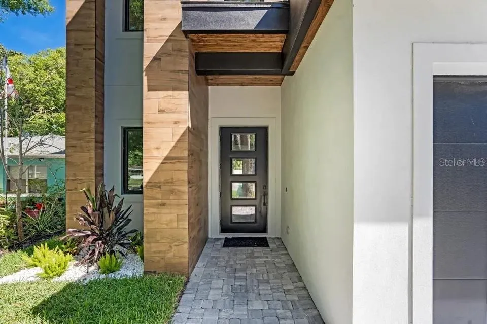 2475 BAY STREET Sarasota, FL 34237