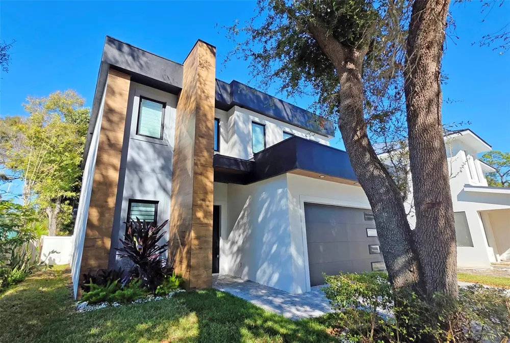 2475 BAY STREET Sarasota, FL 34237