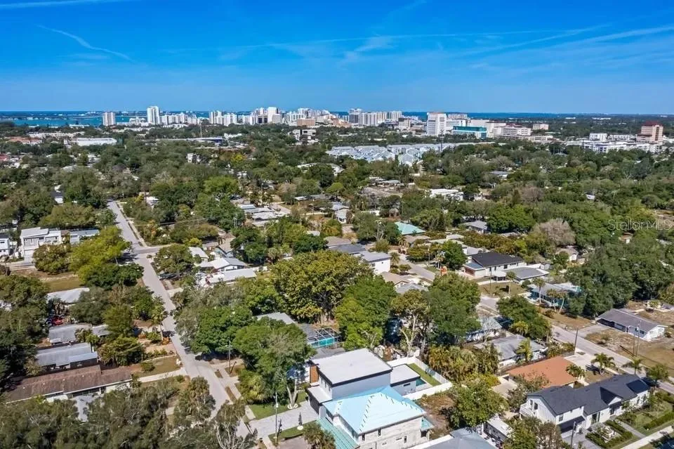 2475 BAY STREET Sarasota, FL 34237