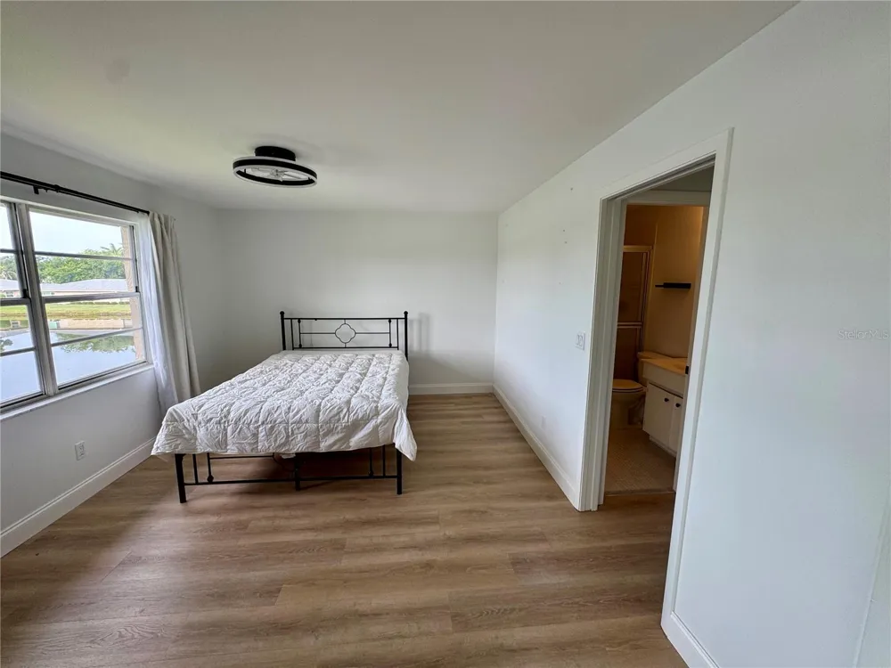 6999 W COUNTRY CLUB DRIVE #225 Sarasota, FL 34243
