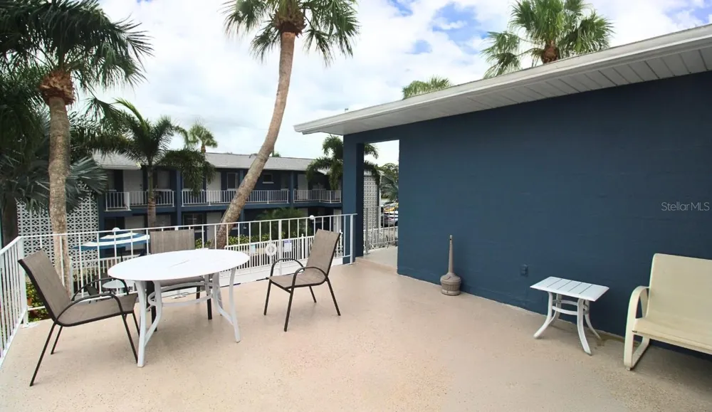 3001 BEE RIDGE ROAD #215 Sarasota, FL 34239