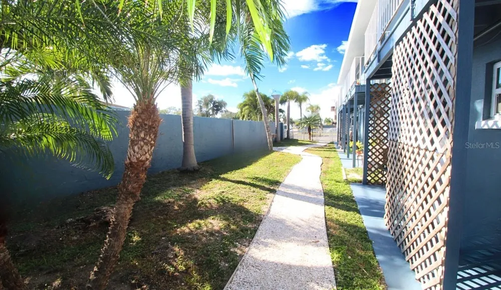 3001 BEE RIDGE ROAD #215 Sarasota, FL 34239