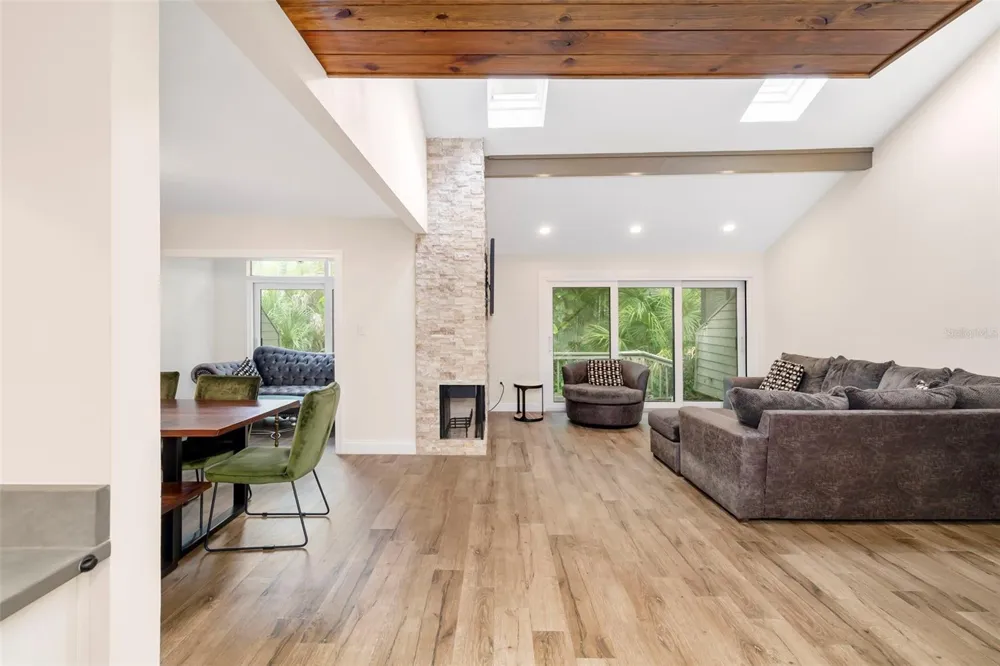 5182 LANCEWOOD DRIVE #14 Sarasota, FL 34232