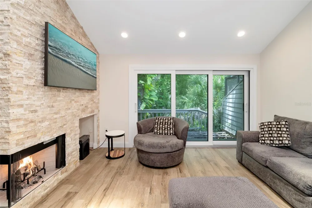5182 LANCEWOOD DRIVE #14 Sarasota, FL 34232