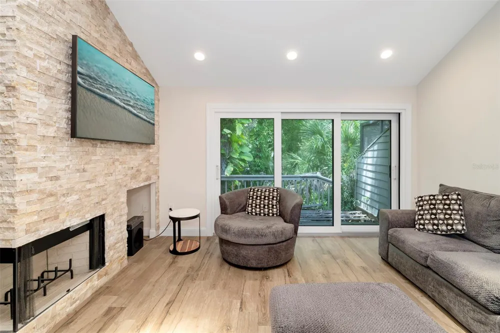 5182 LANCEWOOD DRIVE #14 Sarasota, FL 34232