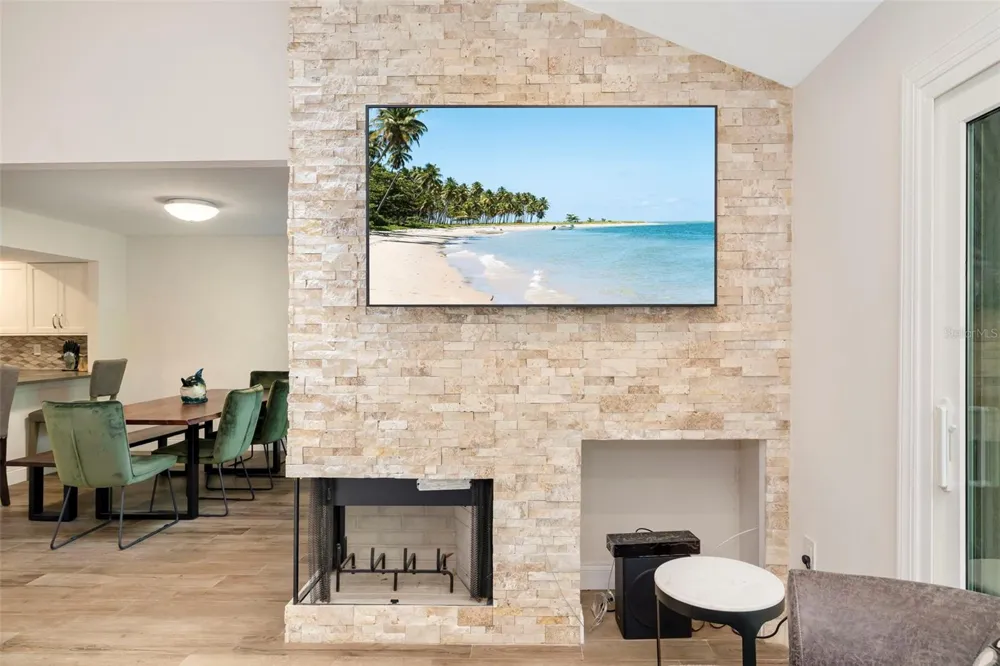 5182 LANCEWOOD DRIVE #14 Sarasota, FL 34232