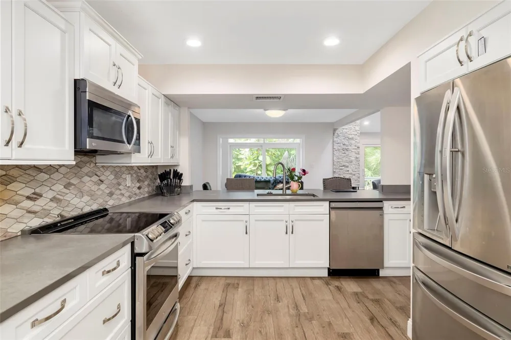 5182 LANCEWOOD DRIVE #14 Sarasota, FL 34232