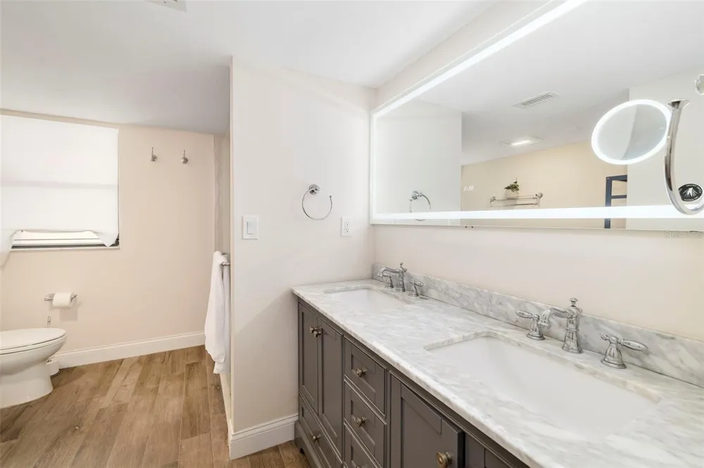 5182 LANCEWOOD DRIVE #14 Sarasota, FL 34232