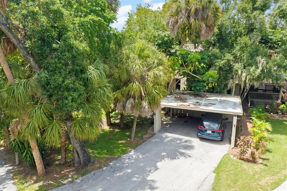 5182 LANCEWOOD DRIVE #14 Sarasota, FL 34232