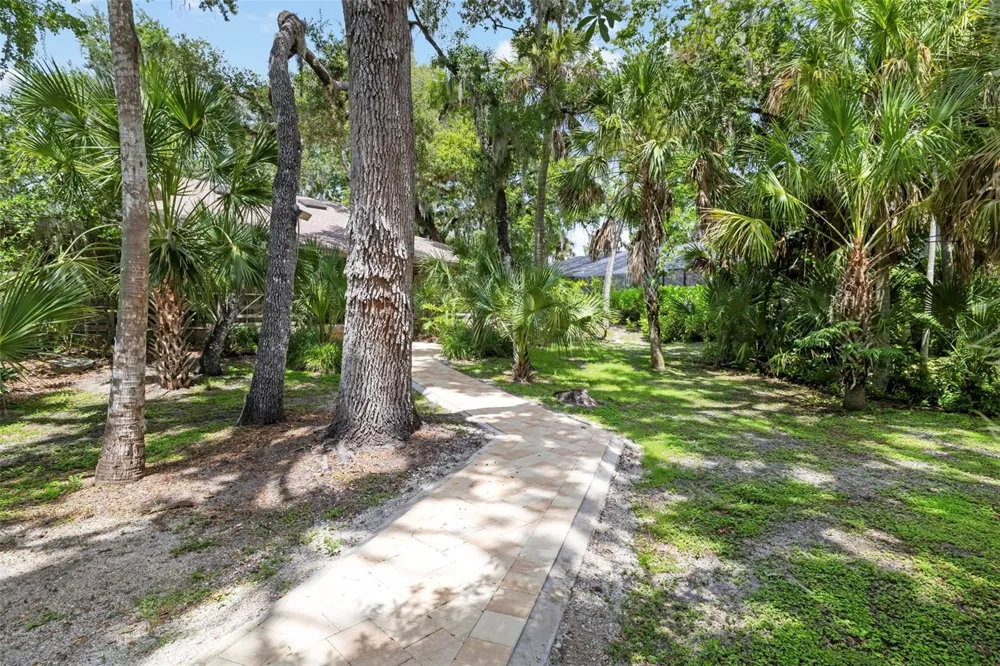 5182 LANCEWOOD DRIVE #14 Sarasota, FL 34232