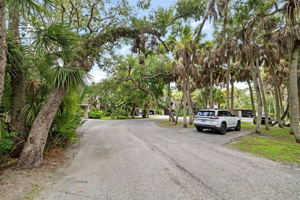 5182 LANCEWOOD DRIVE #14 Sarasota, FL 34232