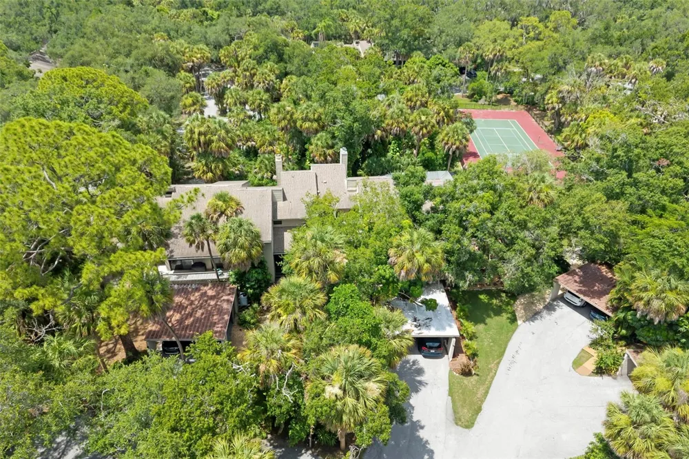 5182 LANCEWOOD DRIVE #14 Sarasota, FL 34232