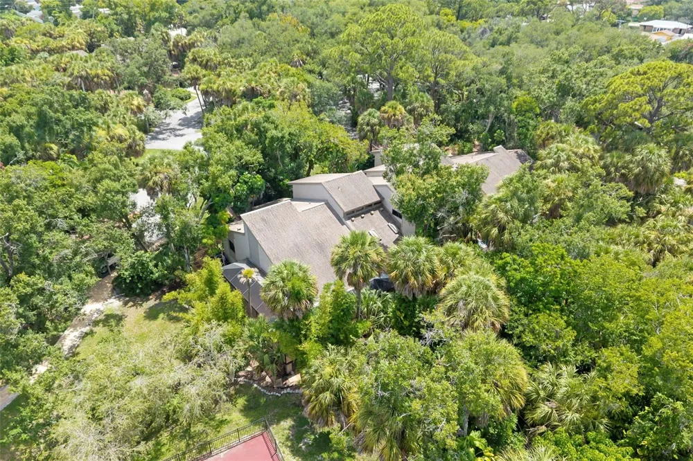 5182 LANCEWOOD DRIVE #14 Sarasota, FL 34232