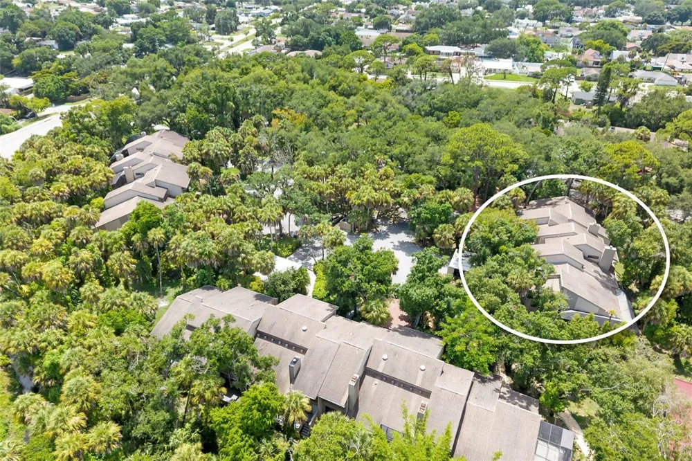 5182 LANCEWOOD DRIVE #14 Sarasota, FL 34232