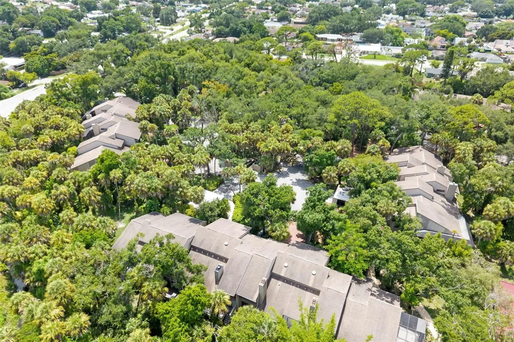 5182 LANCEWOOD DRIVE #14 Sarasota, FL 34232