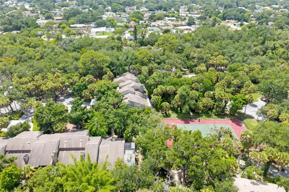 5182 LANCEWOOD DRIVE #14 Sarasota, FL 34232