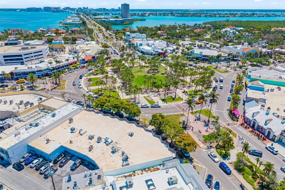 5182 LANCEWOOD DRIVE #14 Sarasota, FL 34232