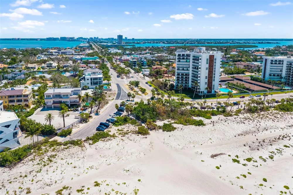5182 LANCEWOOD DRIVE #14 Sarasota, FL 34232