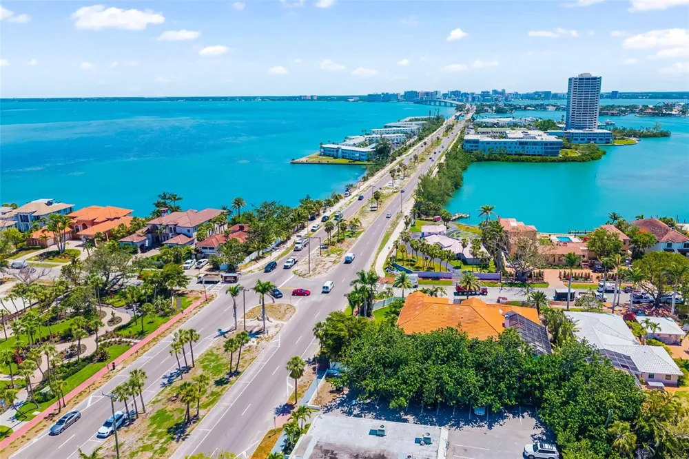 5182 LANCEWOOD DRIVE #14 Sarasota, FL 34232