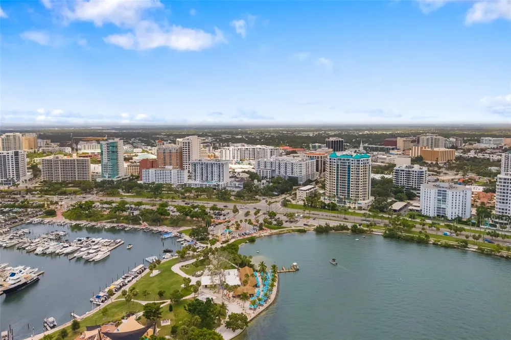 5182 LANCEWOOD DRIVE #14 Sarasota, FL 34232