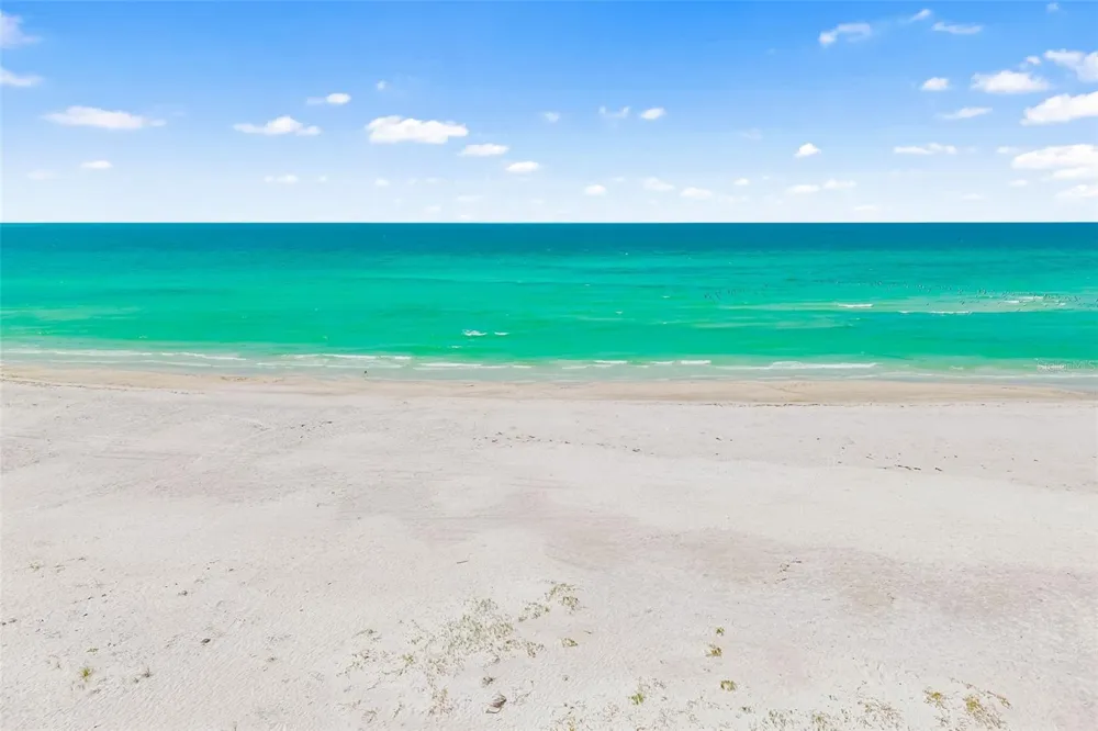 5182 LANCEWOOD DRIVE #14 Sarasota, FL 34232
